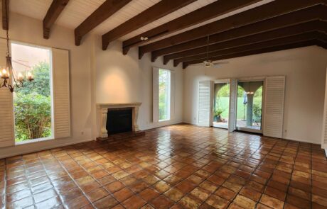 Living Room 30 Rim Trail, 50%